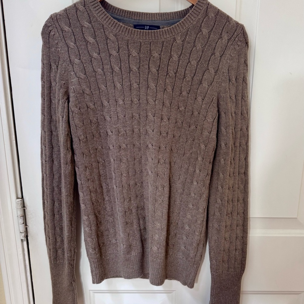 GAP Brown Cable Knit Sweater in Size Medium - Picture 2 of 8